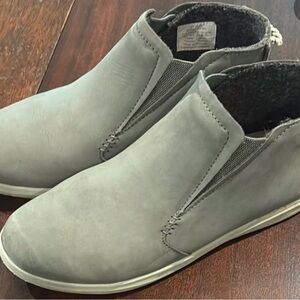 Olukai women’s size 9